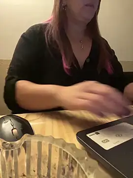 Snapshot of Popinasq chatting on March 24, 2026, 4:39 am Popinasq online show from March 24, 2026, 4:39 am