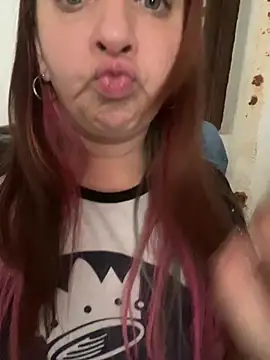 Snapshot of Popinasq chatting on April 5, 2026, 1:52 pm Popinasq online show from April 5, 2026, 1:52 pm