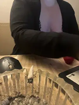 Snapshot of Popinasq chatting on April 7, 2026, 3:18 am Popinasq online show from April 7, 2026, 3:18 am