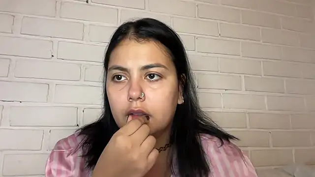 LisaTuspia online show from October 28, 2025, 7:45 am