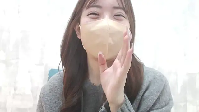 LOVE MOMO LOVE online show from December 5, 2024, 11:49 am