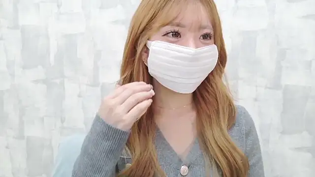 LOVE MOMO LOVE online show from March 25, 2026, 11:49 am