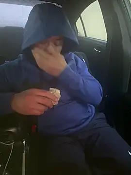 EatMyCake831 online show from December 17, 2024, 8:21 pm