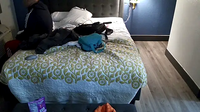 EatMyCake831 online show from January 24, 2025, 2:51 pm