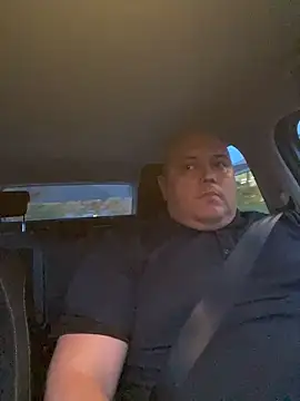 Snapshot of BigromeoXX chatting on November 11, 2025, 4:07 pm BigromeoXX online show from November 11, 2025, 4:07 pm