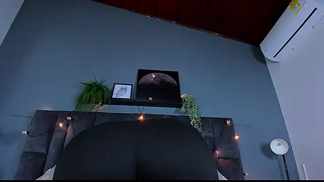 DulceAurora   online show from February 16, 2026, 1:35 am