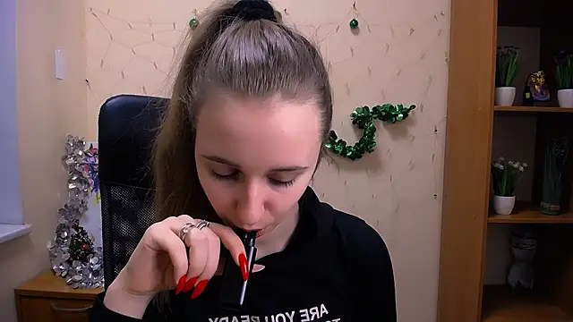 Snapshot of _Nicole_new chatting on December 17, 2024, 12:54 pm  Nicole new online show from December 17, 2024, 12:54 pm