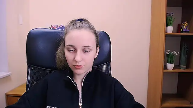 Snapshot of _Nicole_new chatting on January 24, 2025, 10:21 am  Nicole new online show from January 24, 2025, 10:21 am