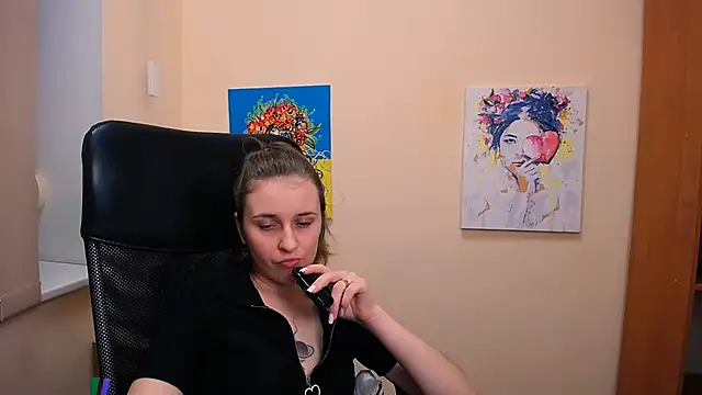 Snapshot of _Nicole_new chatting on March 14, 2025, 3:36 pm  Nicole new online show from March 14, 2025, 3:36 pm