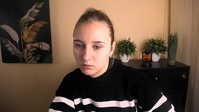 Snapshot of _Nicole_new chatting on October 30, 2025, 9:22 am  Nicole new online show from October 30, 2025, 9:22 am