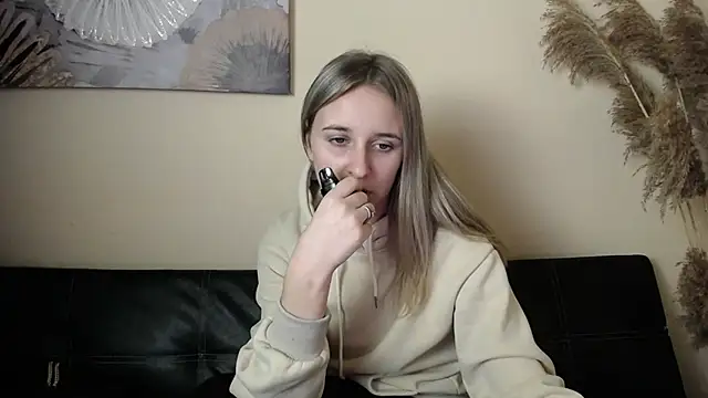  Nicole new online show from November 9, 2025, 4:05 pm