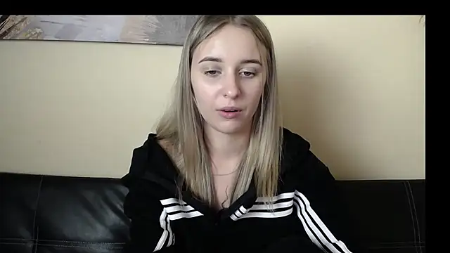  Nicole new online show from November 14, 2025, 1:43 pm