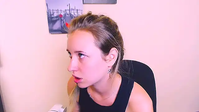 Snapshot of _Nicole_new chatting on July 28, 2026, 2:05 pm Nicole new online show from July 28, 2026, 2:05 pm