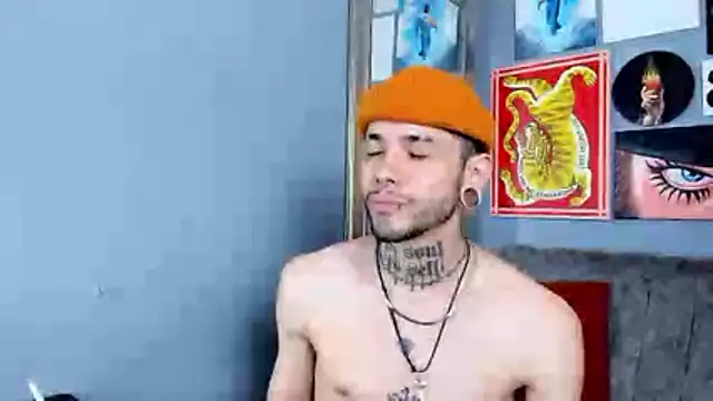 Snapshot of MurdockH chatting on December 15, 2025, 11:09 pm MurdockH online show from December 15, 2025, 11:09 pm