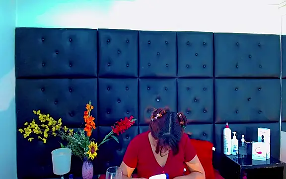 Snapshot of Isalombardi chatting on February 11, 2026, 3:33 am Isalombardi online show from February 11, 2026, 3:33 am