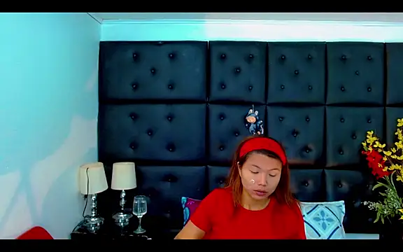 Snapshot of Isalombardi chatting on May 4, 2026, 2:51 am Isalombardi online show from May 4, 2026, 2:51 am