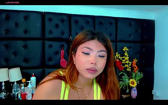 Snapshot of Isalombardi chatting on May 17, 2026, 4:03 pm Isalombardi online show from May 17, 2026, 4:03 pm