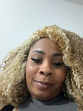 NatashaBenetti online show from May 28, 2026, 12:08 am