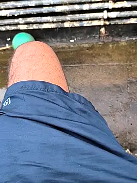 yourboy2000   online show from October 2, 2025, 3:02 am