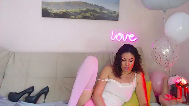 Snapshot of MariaModel chatting on February 19, 2025, 7:06 am MariaModel online show from February 19, 2025, 7:06 am