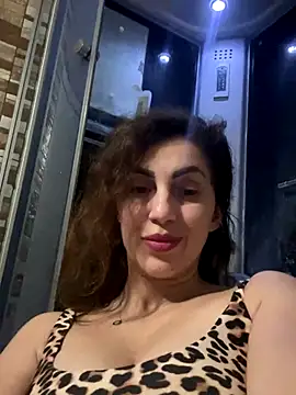 EmaSkyes online show from November 1, 2025, 8:44 pm