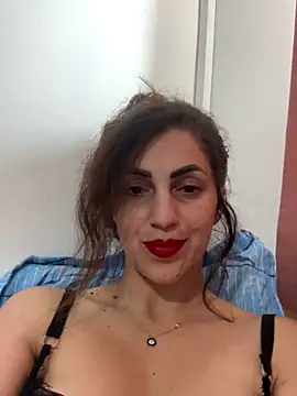 EmaSkyes online show from November 19, 2025, 7:52 am