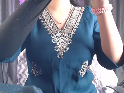 Sexy Myra18 online show from February 3, 2025, 12:57 pm