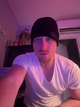 Snapshot of bigred0808 chatting on February 17, 2026, 10:56 am bigred0808 online show from February 17, 2026, 10:56 am