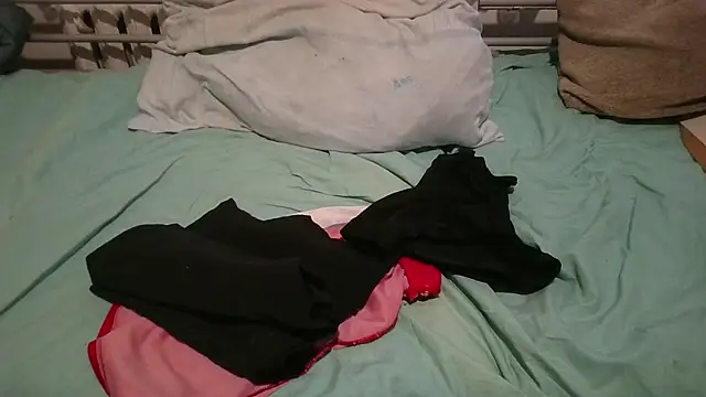 Snapshot of krissraw chatting on March 20, 2025, 9:24 pm krissraw online show from March 20, 2025, 9:24 pm