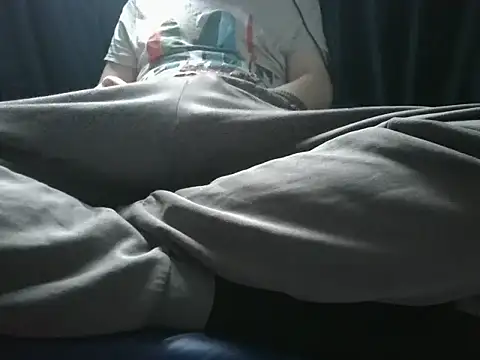 Snapshot of krissraw chatting on October 4, 2025, 7:28 am krissraw online show from October 4, 2025, 7:28 am