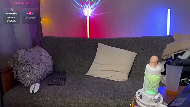 Adam misti online show from December 8, 2024, 6:01 am