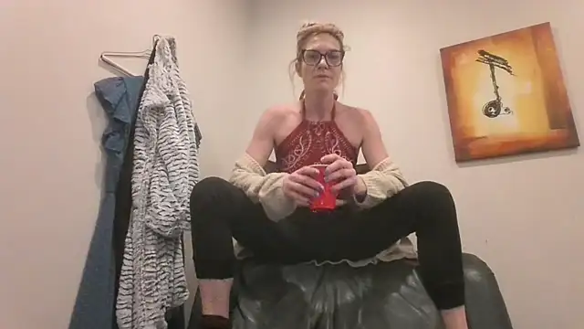 Snapshot of AddieAssets chatting on September 29, 2025, 10:31 am AddieAssets online show from September 29, 2025, 10:31 am