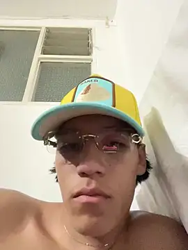 CRYBYT9 online show from November 27, 2025, 2:35 am