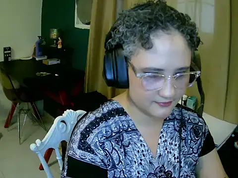 Snapshot of lolalicious_7583 chatting on February 8, 2026, 9:40 pm lolalicious 7583 online show from February 8, 2026, 9:40 pm