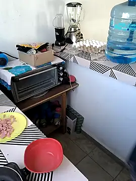 Snapshot of EmpaticBolillo chatting on November 8, 2025, 3:23 pm EmpaticBolillo online show from November 8, 2025, 3:23 pm