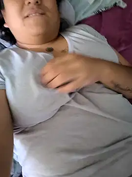 Snapshot of EmpaticBolillo chatting on November 21, 2025, 4:38 pm EmpaticBolillo online show from November 21, 2025, 4:38 pm