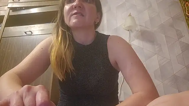 EstrellaWalters online show from May 22, 2026, 5:51 pm