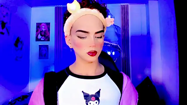 Elissa taylor  online show from December 14, 2025, 11:20 pm