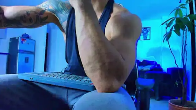 Snapshot of alexander_collin02 chatting on May 13, 2026, 12:41 am alexander collin02 online show from May 13, 2026, 12:41 am