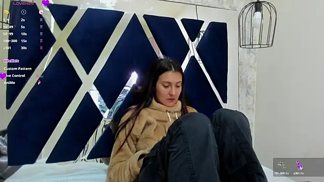  alaia collway  online show from December 27, 2024, 12:12 pm