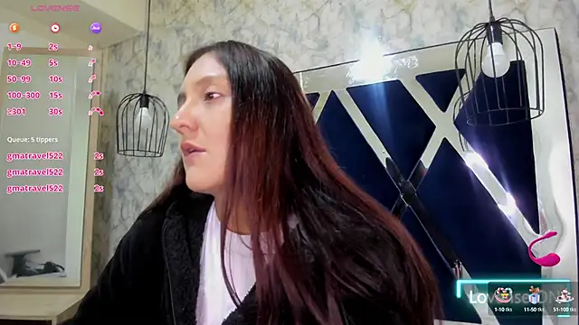  alaia collway  online show from January 22, 2025, 12:06 pm