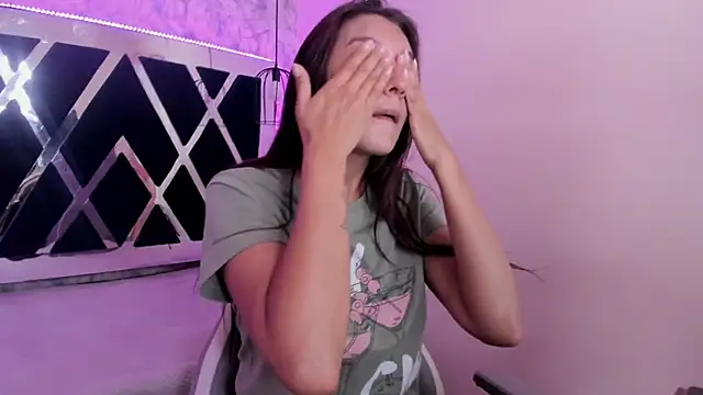  alaia collway  online show from February 3, 2025, 11:42 am