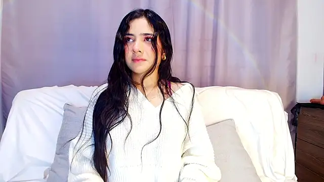 adara johnson   online show from October 15, 2025, 11:43 am