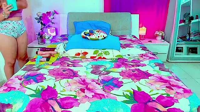 Kendralove31xxx online show from October 20, 2025, 2:45 am