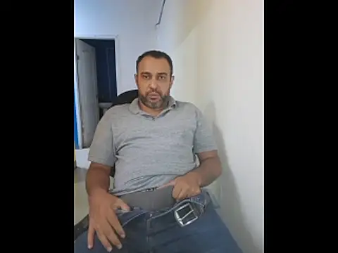 Snapshot of friendsloversex chatting on October 24, 2025, 7:43 pm friendsloversex online show from October 24, 2025, 7:43 pm