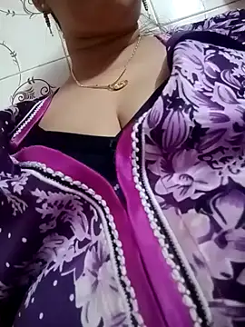 Snapshot of jiyahot1432 chatting on December 18, 2024, 10:08 am jiyahot1432 online show from December 18, 2024, 10:08 am