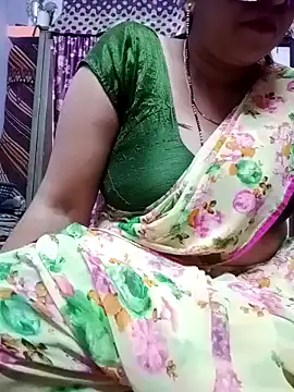 Snapshot of jiyahot1432 chatting on February 11, 2025, 10:26 am jiyahot1432 online show from February 11, 2025, 10:26 am