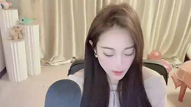 Daisy-77 online show from January 22, 2025, 6:41 pm