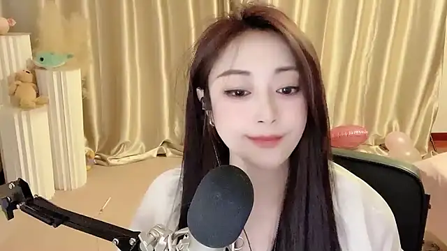 Daisy-77 online show from February 4, 2025, 8:59 pm