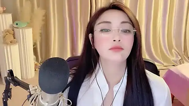 Daisy-77 online show from February 23, 2025, 8:55 pm